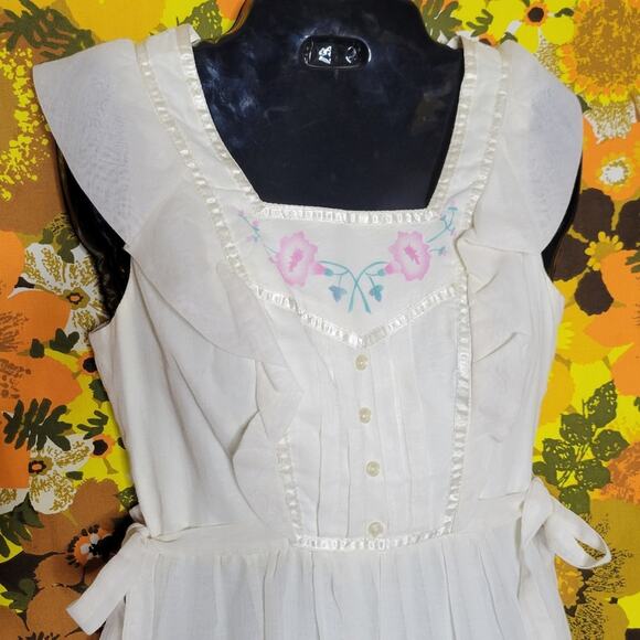 Candi Jones Dresses & Skirts - VTG 70s Candi Jones Prairie Pinafore Cottagecore Floral Accent Maxi Dress